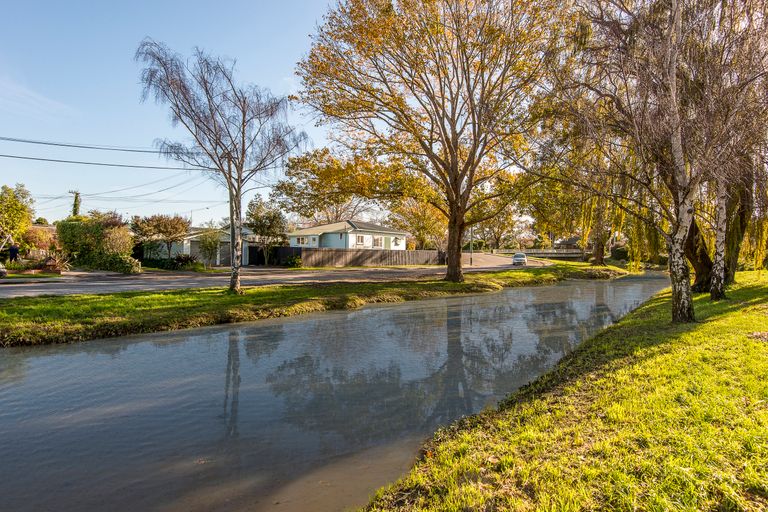 Photo of property in 123 Fifield Terrace, Opawa, Christchurch, 8023