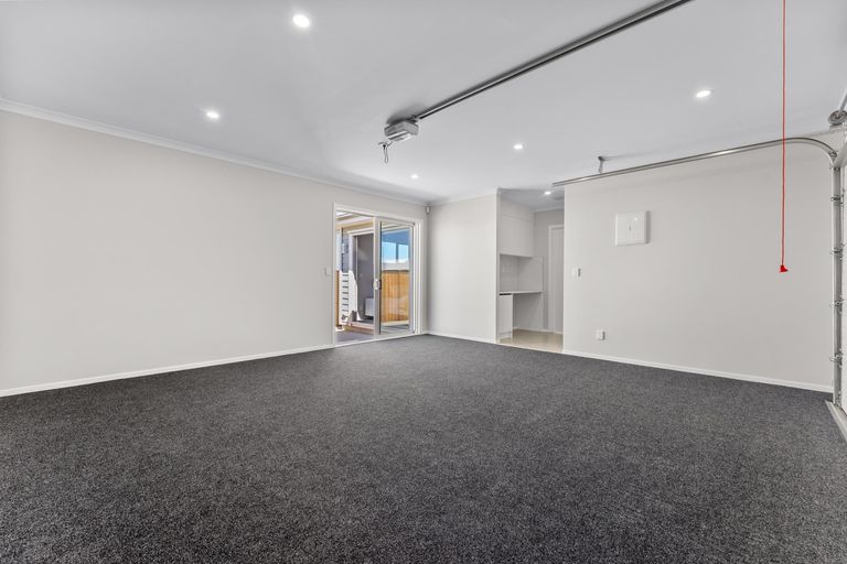 Photo of property in 1 Koiora Road, Clarks Beach, 2122