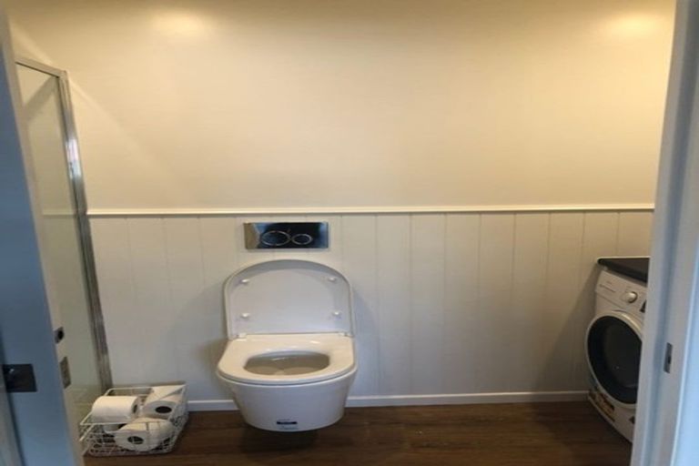 Photo of property in 29 Paragon Avenue, Beach Haven, Auckland, 0626