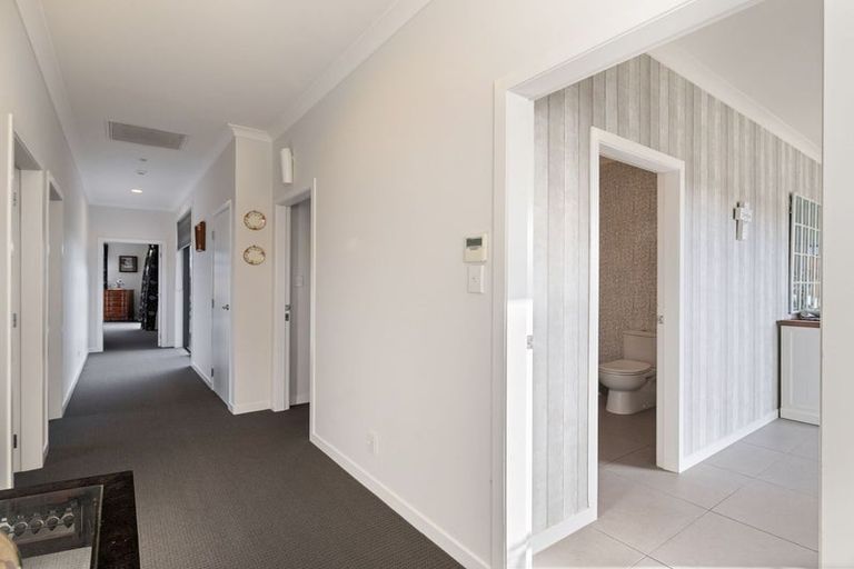 Photo of property in 58 Rodeo Drive, Kelvin Grove, Palmerston North, 4414
