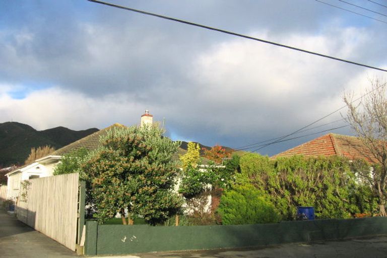 Photo of property in 45 Leighton Avenue, Waiwhetu, Lower Hutt, 5010
