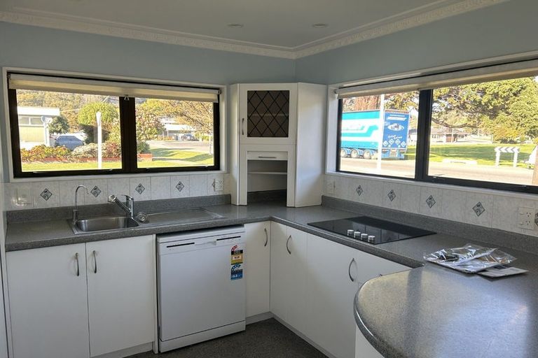 Photo of property in 12 Nelson Square, Picton, 7220