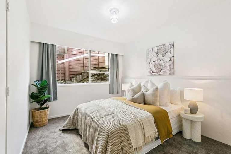 Photo of property in 15b Caesars Place, Churton Park, Wellington, 6037