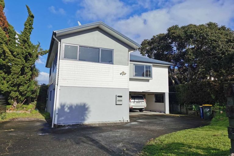 Photo of property in 17a Covil Avenue, Te Atatu South, Auckland, 0610