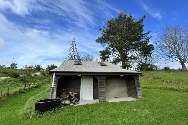 Photo of property in 18 Glenvar Ridge Road, Long Bay, Auckland, 0630