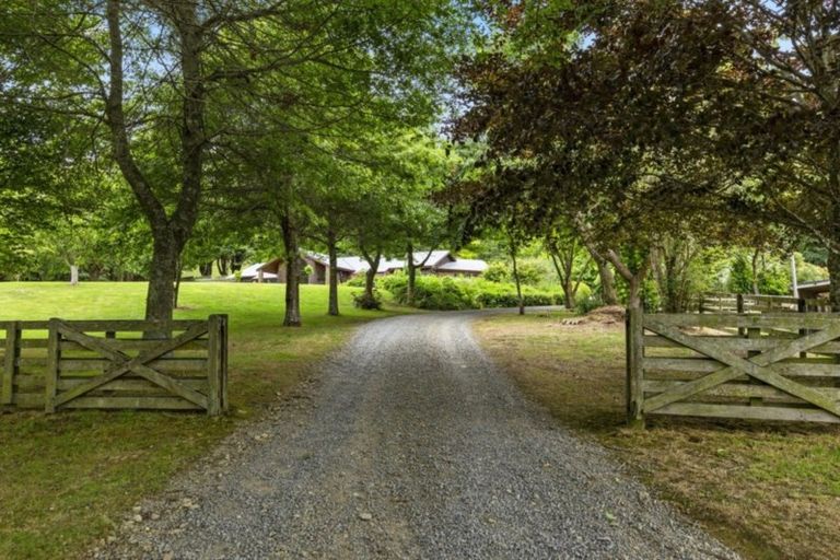 Photo of property in 959 Whitemans Valley Road, Whitemans Valley, Upper Hutt, 5371