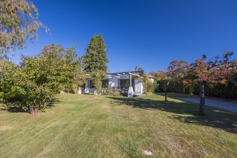 Photo of property in 32 Flora Dora Parade, Lake Hawea, Wanaka, 9382