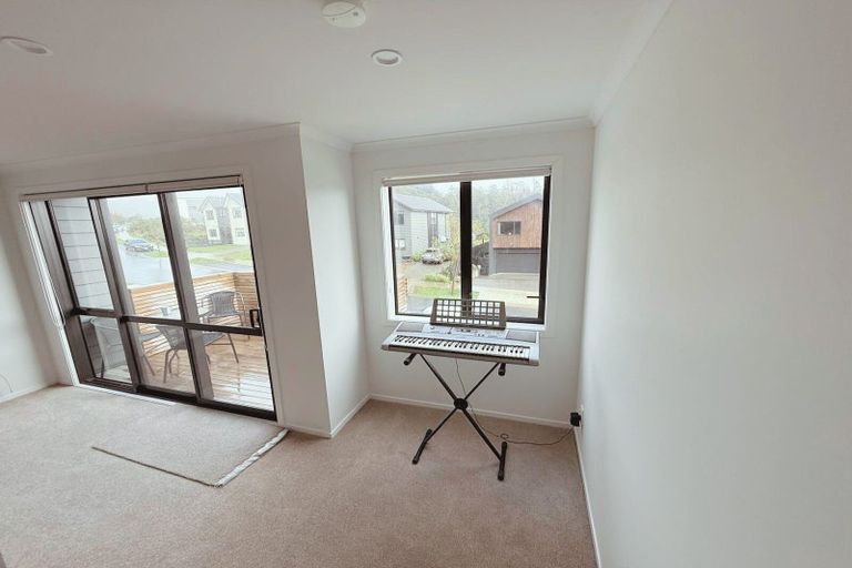 Photo of property in 15 Holystone Road, Whitby, Porirua, 5024