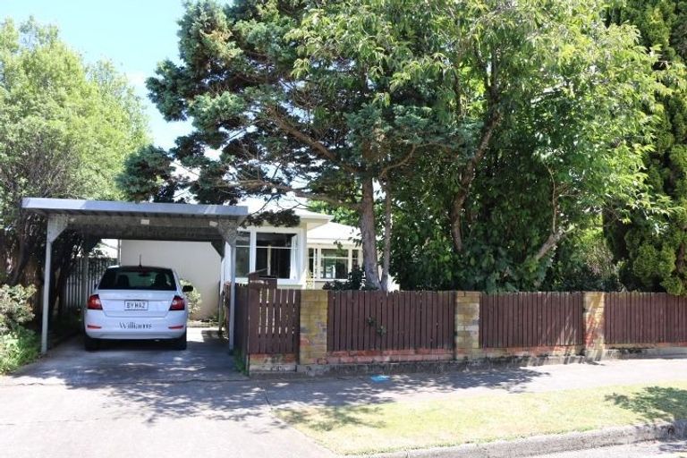 Photo of property in 4 Alton Place, Hokowhitu, Palmerston North, 4410