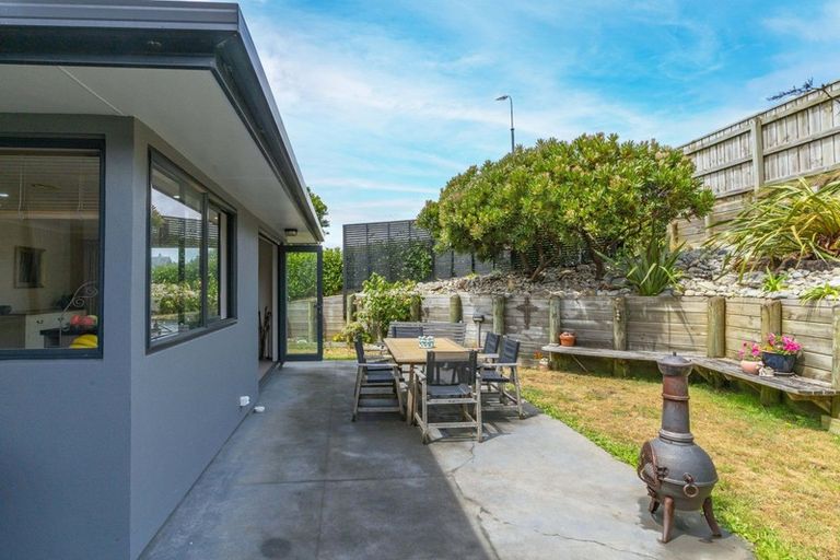 Photo of property in 12 Aotea Drive, Aotea, Porirua, 5024