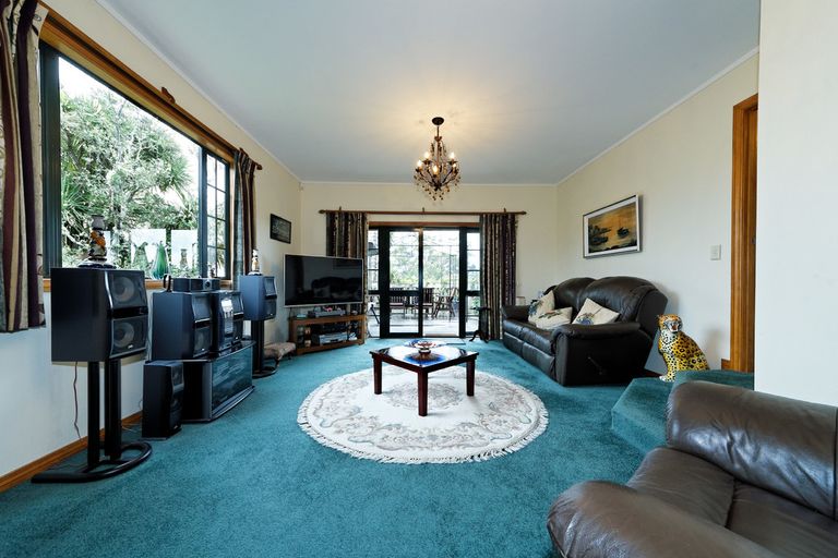 Photo of property in 188 Shaw Road, Oratia, Auckland, 0604