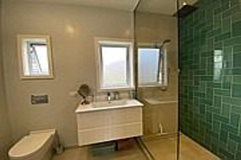 Photo of property in 79 Tipahi Street, Nelson South, Nelson, 7010