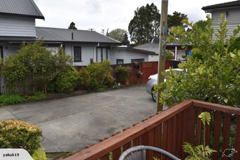 Photo of property in 100 Archibald Road, Kelston, Auckland, 0602
