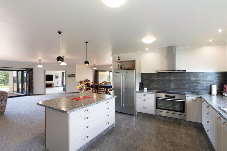 Photo of property in 347a Tararua Road, Levin, 5571