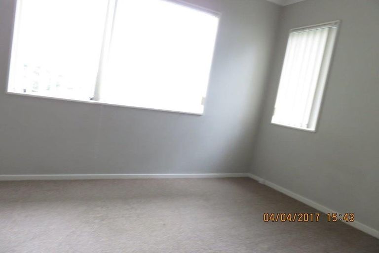 Photo of property in 10 Aldern Road, Massey, Auckland, 0614