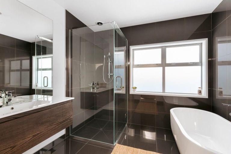 Photo of property in 2 Makura Drive, Papamoa Beach, Papamoa, 3118