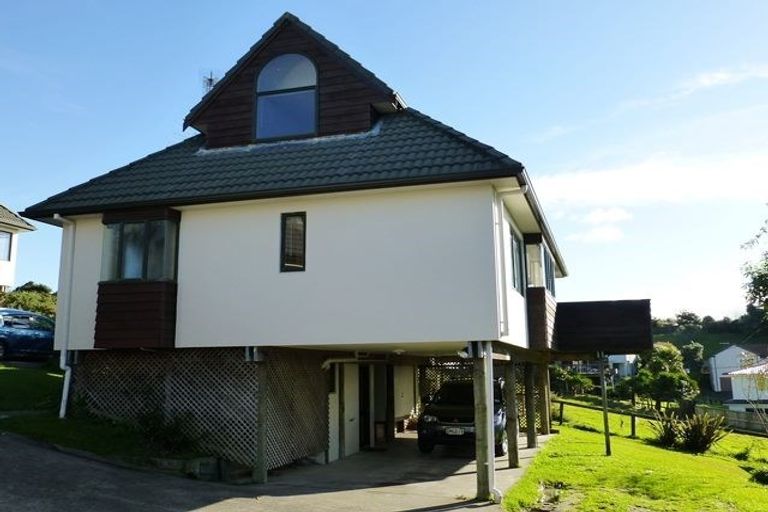 Photo of property in 3/194 Whangaparaoa Road, Red Beach, 0932