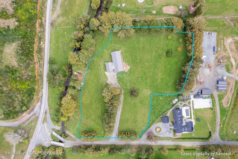 Photo of property in 405 Paekakariki Hill Road, Paekakariki Hill, Porirua, 5381