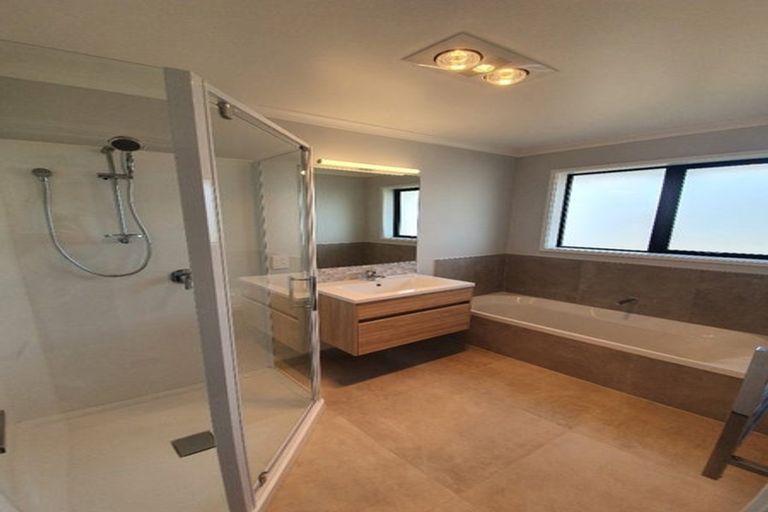 Photo of property in 22 Calder Crescent, Pokeno, 2402