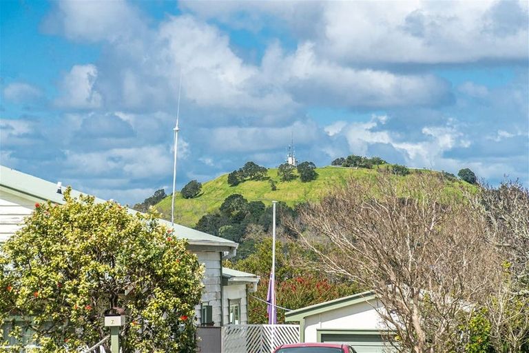 Photo of property in 10 Aramoana Avenue, Devonport, Auckland, 0624
