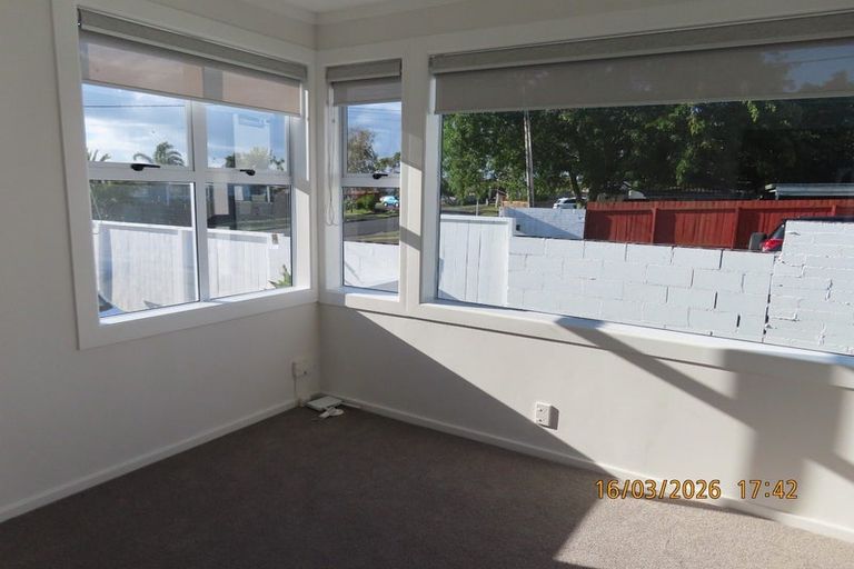 Photo of property in 23 Blacklock Avenue, Henderson, Auckland, 0612