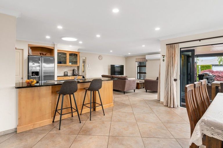 Photo of property in 2 Compton Grove, Huntington, Hamilton, 3210