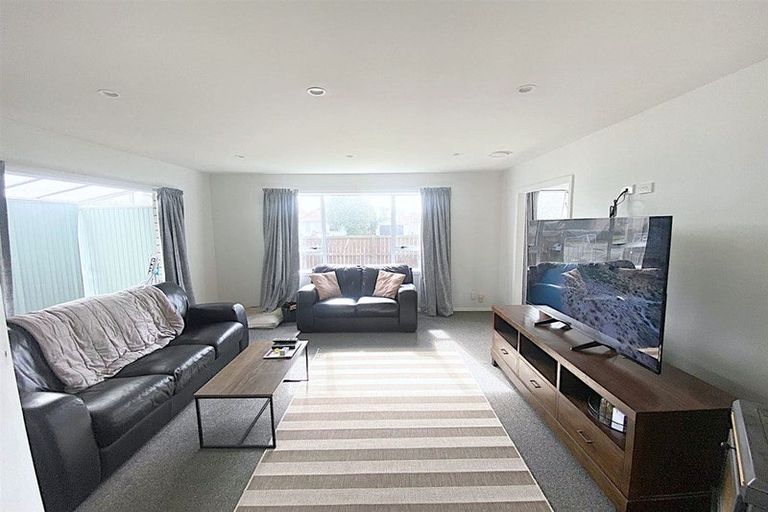 Photo of property in 19 Mckellar Place, Hornby, Christchurch, 8042