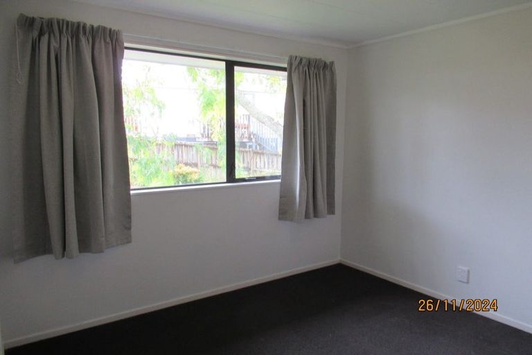 Photo of property in 17 Oreil Avenue, West Harbour, Auckland, 0618