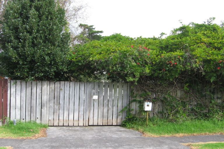 Photo of property in 1/19 Poinsettia Place, Henderson, Auckland, 0610