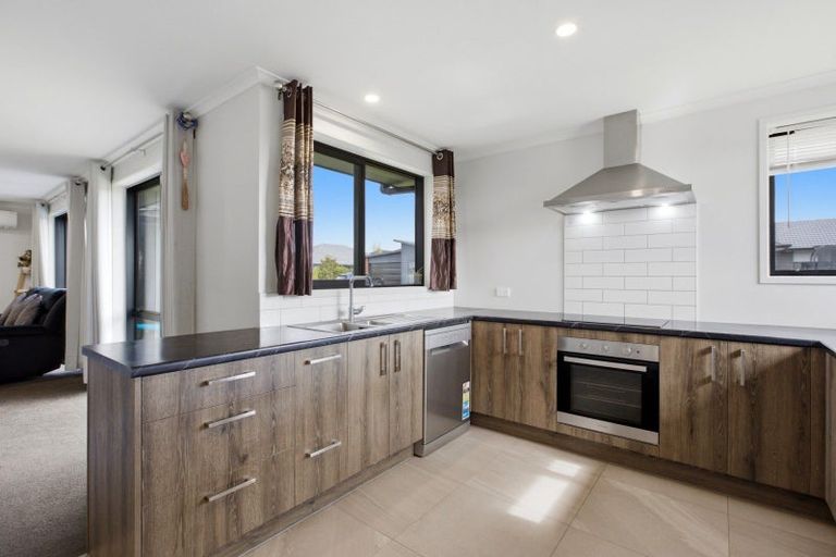 Photo of property in 90 Tabraham Crescent, Pyes Pa, Tauranga, 3112