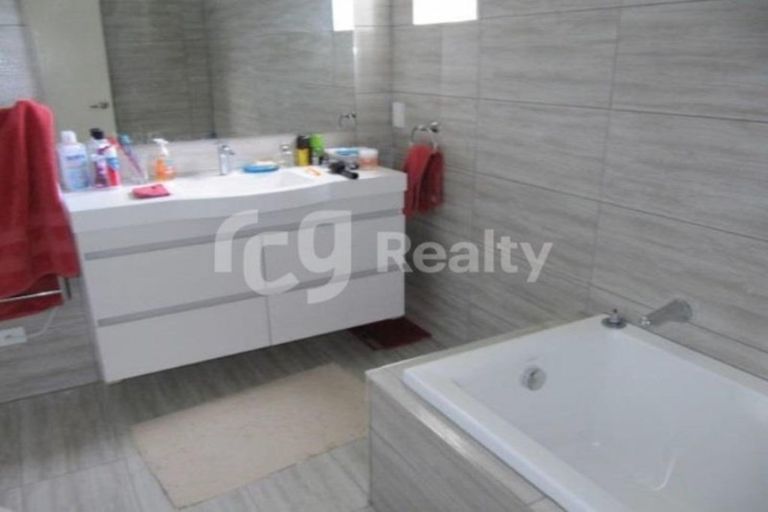 Photo of property in 11 Meryl Avenue, Kumeu, 0891