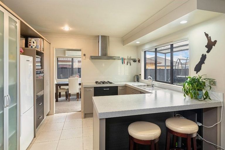Photo of property in 17 Aberdeen Crescent, Wattle Downs, Auckland, 2103