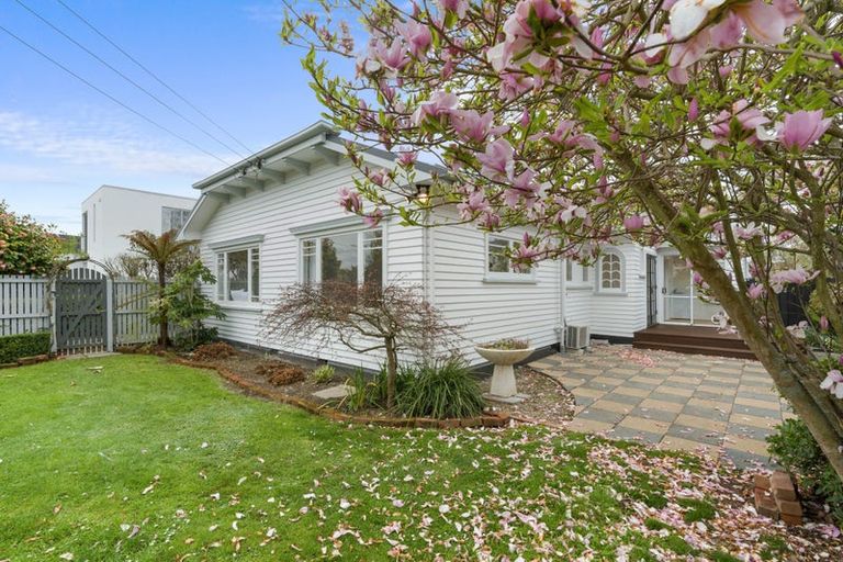Photo of property in 15 Roa Road, Fendalton, Christchurch, 8041