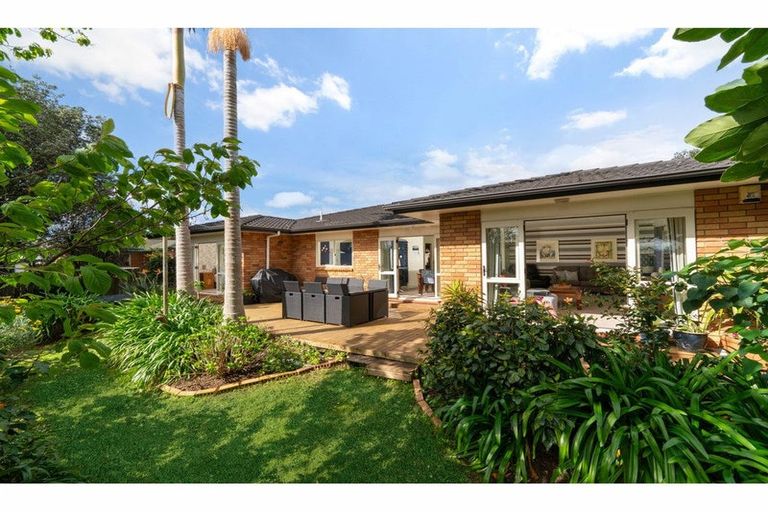 Photo of property in 36 Kohanga Road, Mangere Bridge, Auckland, 2022