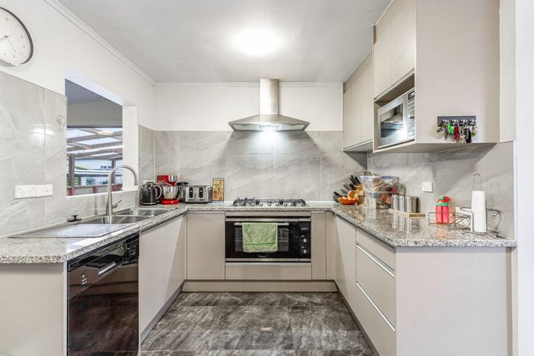 Photo of property in 13 Redwood Drive, Massey, Auckland, 0614