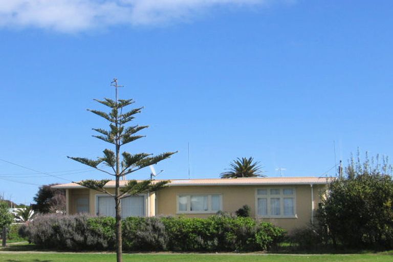 Photo of property in 64 Seabury Avenue, Foxton Beach, Foxton, 4815