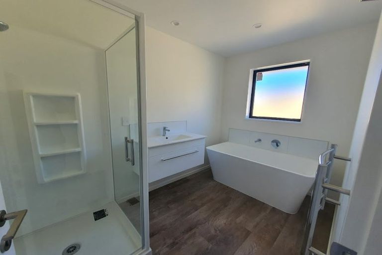 Photo of property in 1 Woodford Avenue, Woodend, 7610