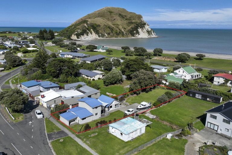 Photo of property in 140 Newcastle Street, Mahia, 4198