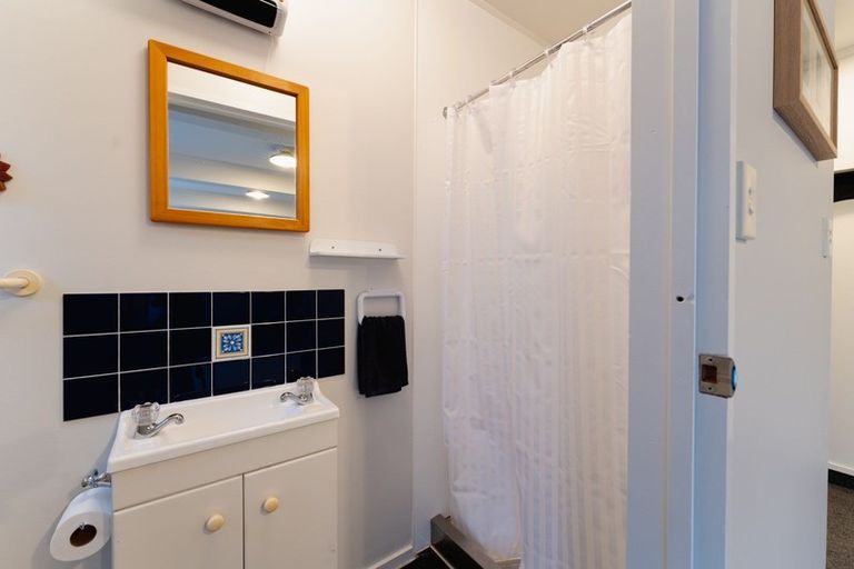 Photo of property in 8 Cove Street, Roseneath, Port Chalmers, 9023