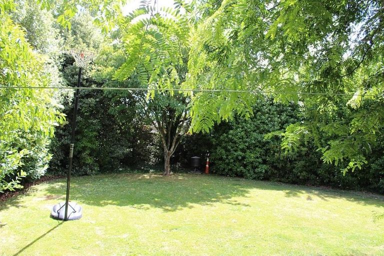 Photo of property in 3 Brackendale Place, Burnside, Christchurch, 8041