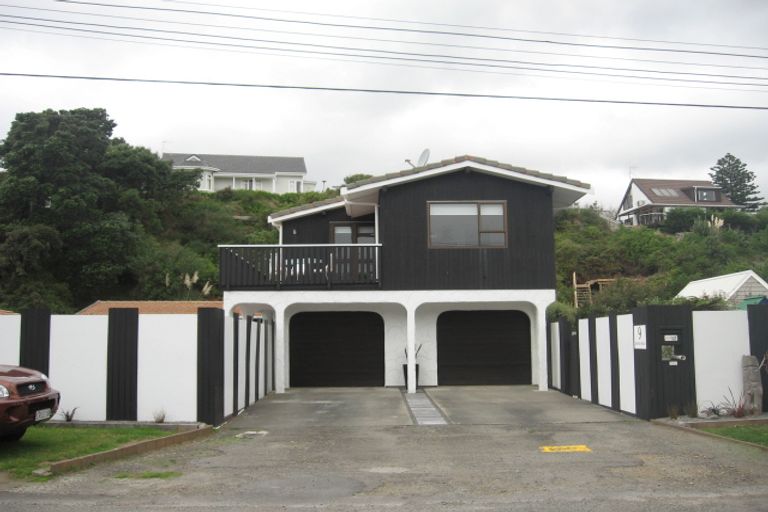 Photo of property in 9 Groves Road, Raumati Beach, Paraparaumu, 5032