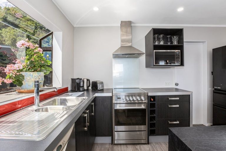 Photo of property in 103-105 Eskdale Road, Papakowhai, Porirua, 5024