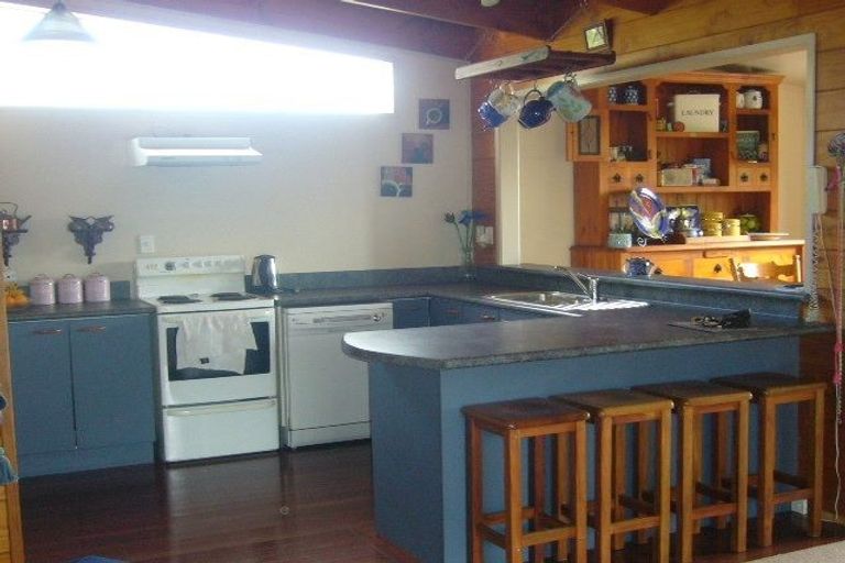 Photo of property in 22 Bonita Avenue, Stanmore Bay, Whangaparaoa, 0932