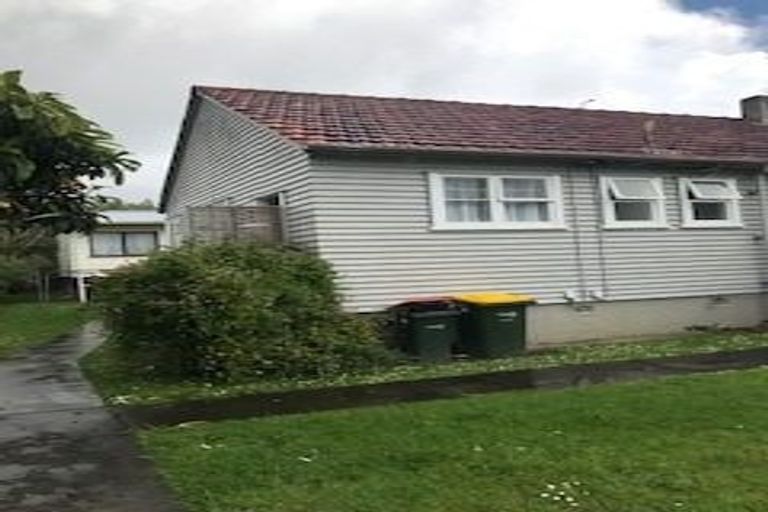 Photo of property in 1/3 Fruitvale Road, New Lynn, Auckland, 0600