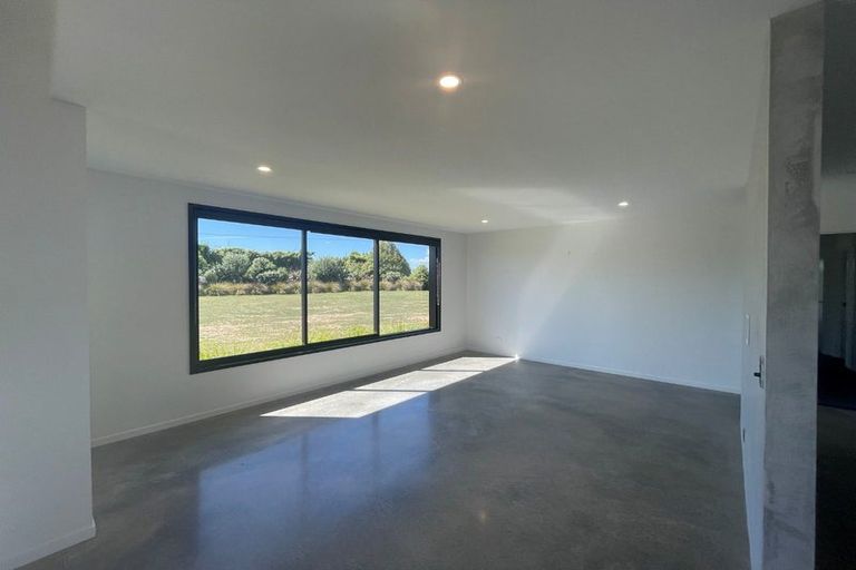 Photo of property in 450 Waitara Road, Huirangi, New Plymouth, 4373