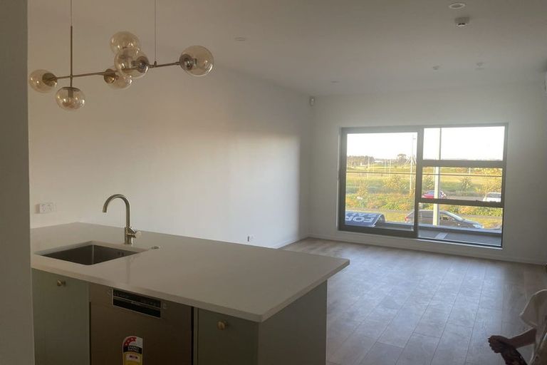 Photo of property in 2/25 Flat Bush School Road, Flat Bush, Auckland, 2019