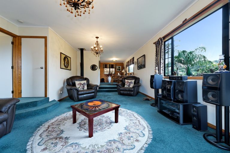 Photo of property in 188 Shaw Road, Oratia, Auckland, 0604