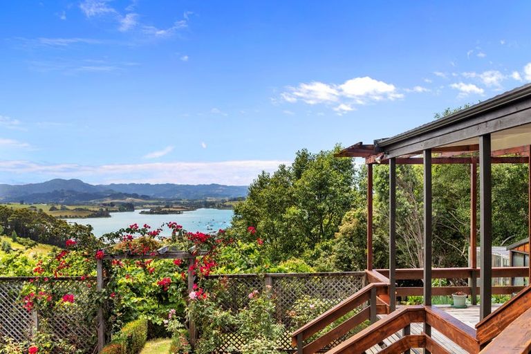 Photo of property in 76 Brick Bay Drive, Sandspit, Warkworth, 0982