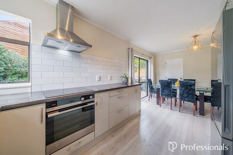 Photo of property in 13 Otamarau Grove, Maungaraki, Lower Hutt, 5010