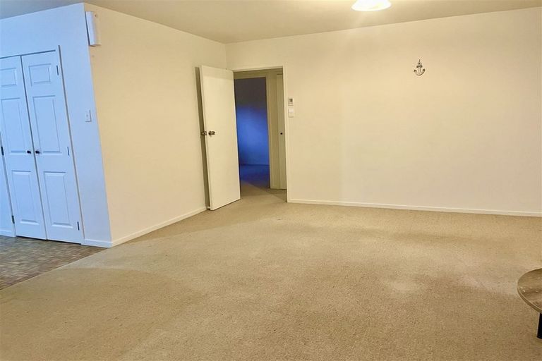 Photo of property in 2/191 Don Buck Road, Massey, Auckland, 0614